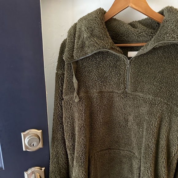 SO | Sherpa Pullover - Green - Picture 4 of 9